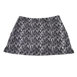 Tranquility B&W‎ Abstract Print Skorts